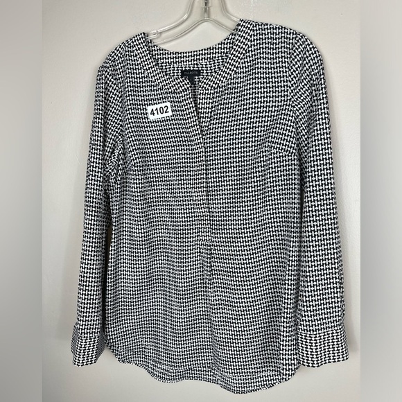 Talbots Tops - Talbots small black/white 19-1/2p2p high low 27 f 28” back long sleeve